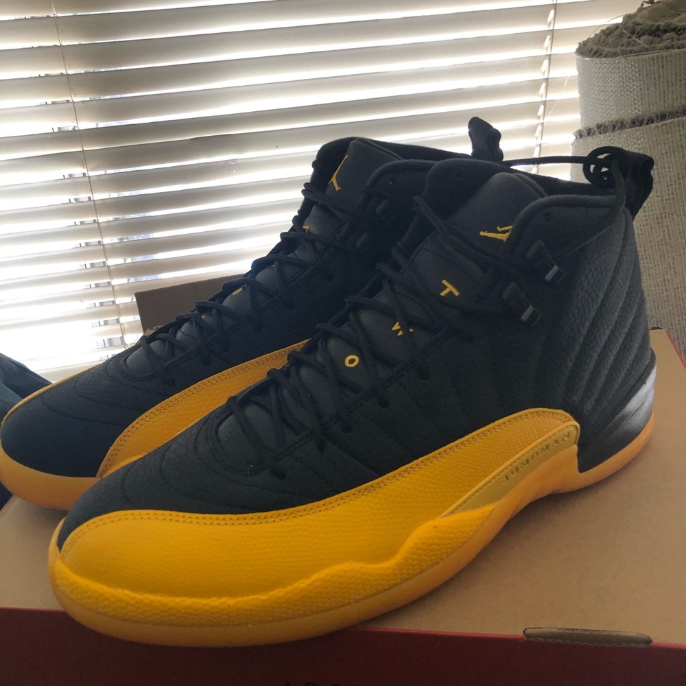 Jordan 12 Retro “University Gold” Size 13!!!